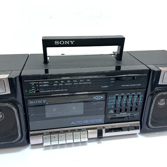 Vintage Sony CFS-1010 AM FM Stereo Cassette Player Recorder Boombox Radio - Picture 4 of 6